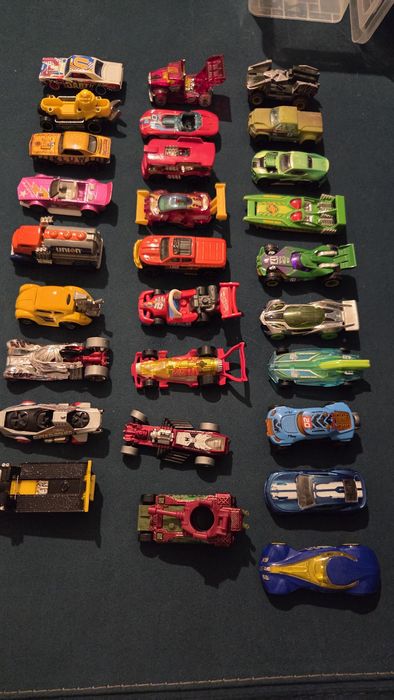 Продам машинки ХОТ ВИЛС