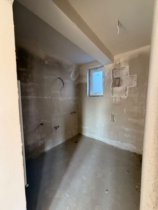 Vand apartamente cu 3 camere