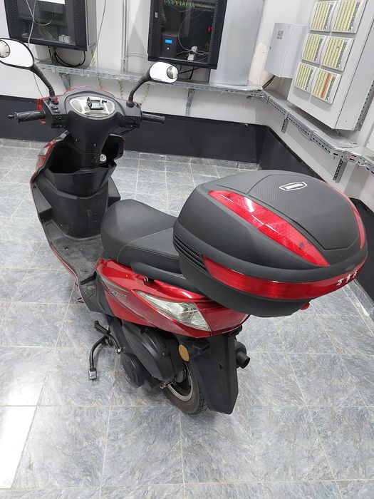 Скутер Wasat сотилади бензин