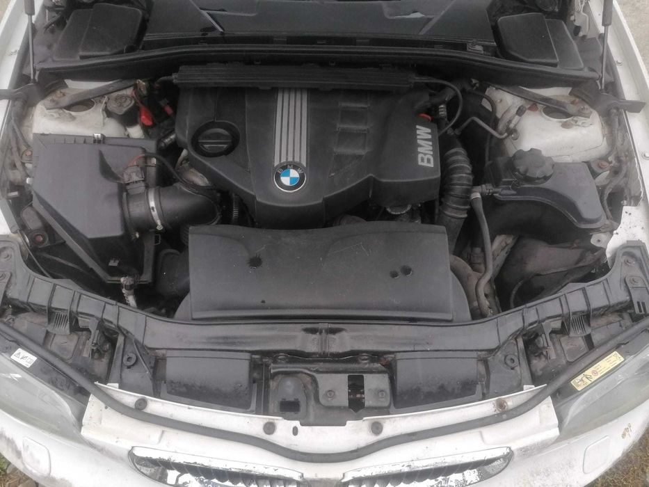 Dezmembrez BMW Seria 1 123D M Cabriolet E88 2010