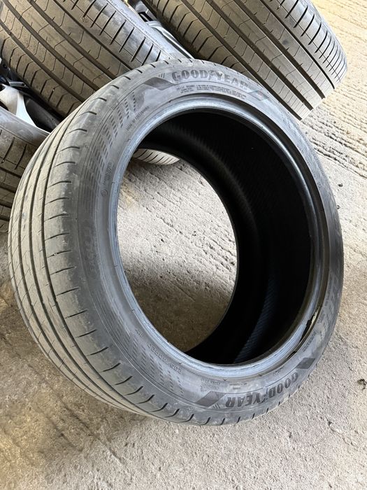 Cauciucuri 295 40 R20 ca si noi
