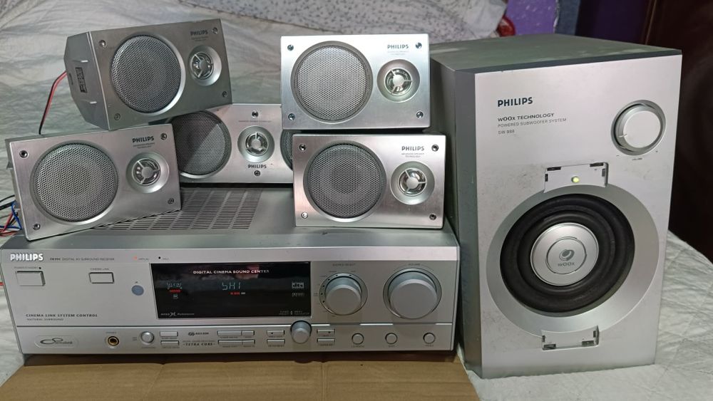 Vând stație Philips 5+1