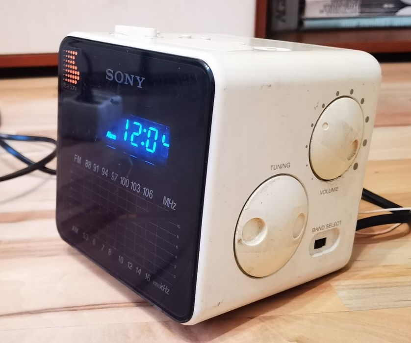 Radio cu ceas Sony Digicube ICFC10W retro vintage de colecție anii 80
