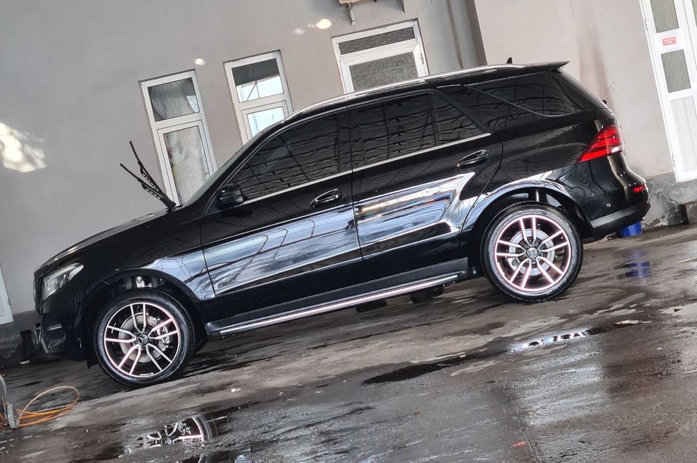 Mercedes Benz GLE400 4MATIC