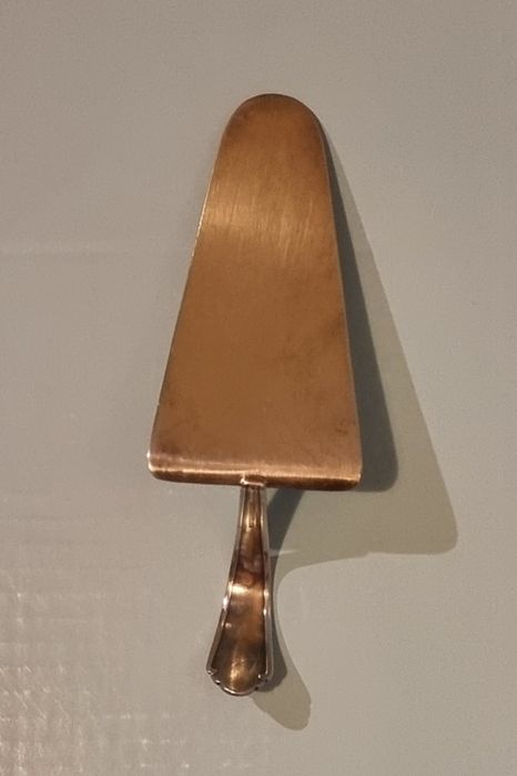 Set ustensile de bucătărie, una din argint și una argintată