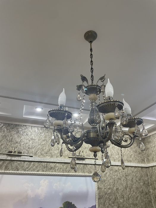 Продам люстру для комнаты