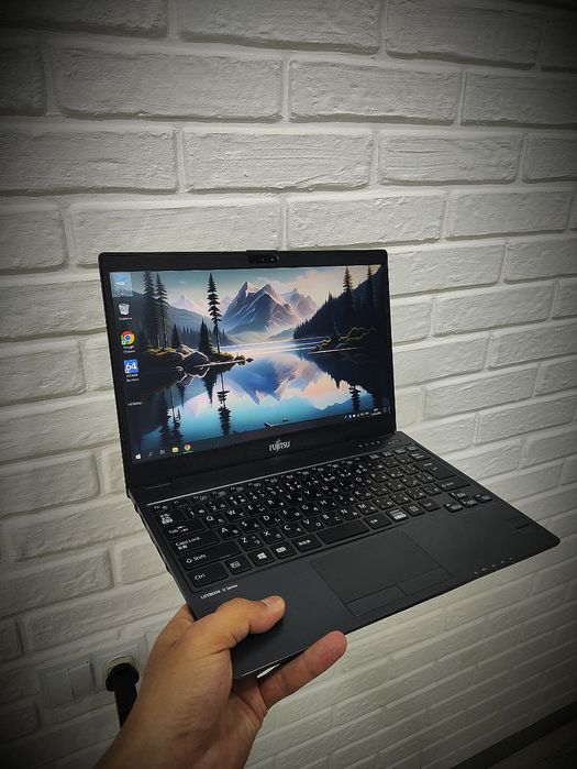 Ноутбук Fujitsu Lifebook U937