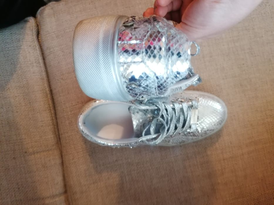 Оригинални гуменки. Laura Biagiotti