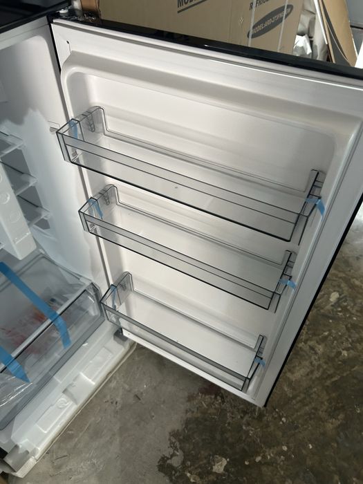 Чисто нов Черен Хладилник с горна камера Muhler-Мюлер 144 см