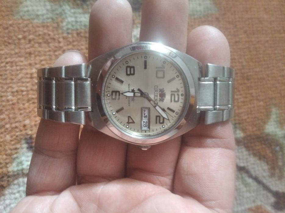 Продам часы наручные