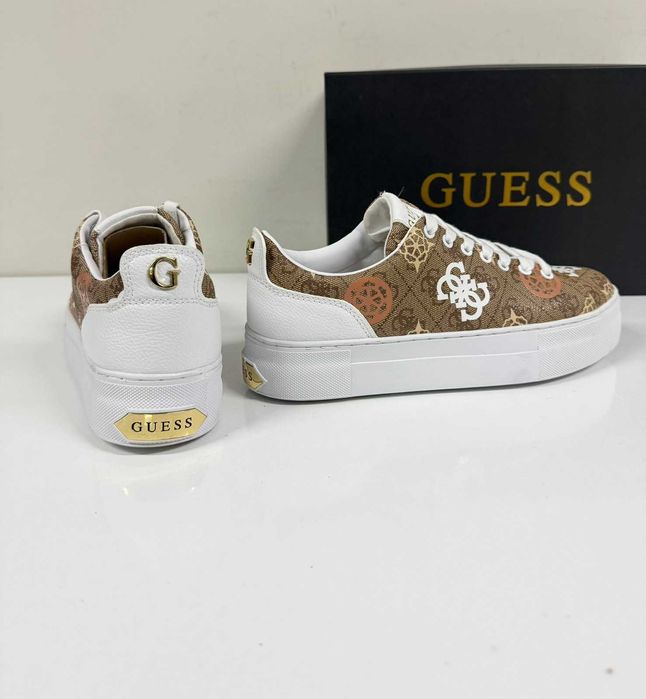 Guess Gianele 4G Peony