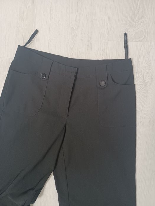 Vând pantaloni crac larg pt dama