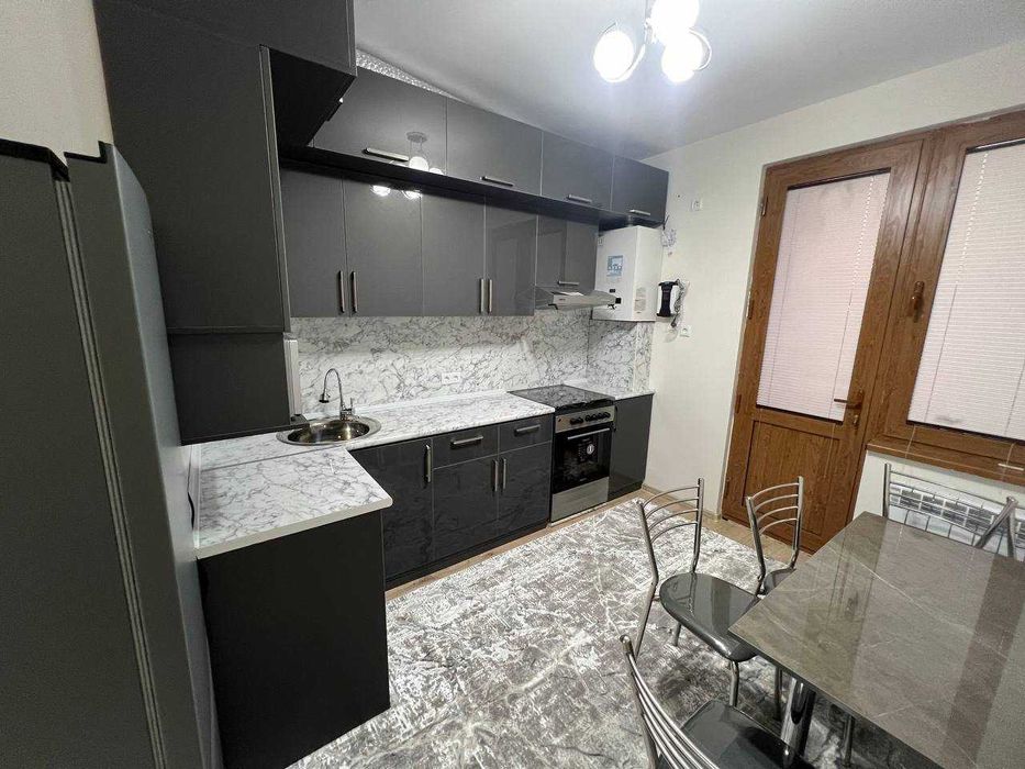 Olmazor cityda 2 xonali shaxsiy kvartira barcha narsasi bilan sotiladi