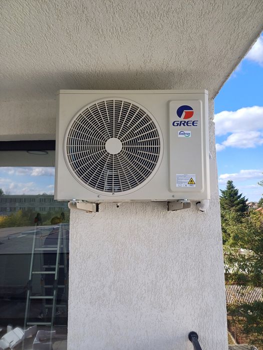 Montaj aer conditionat  ,încărcare freon