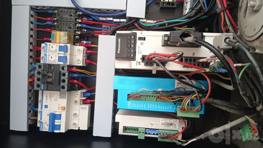 Uv printerining platasi sotiladi