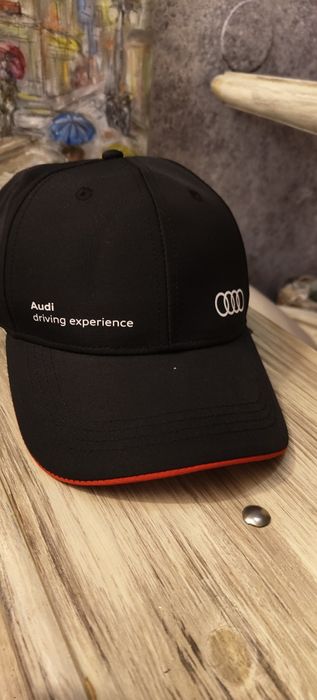 Шапка спортна с козирка Ауди