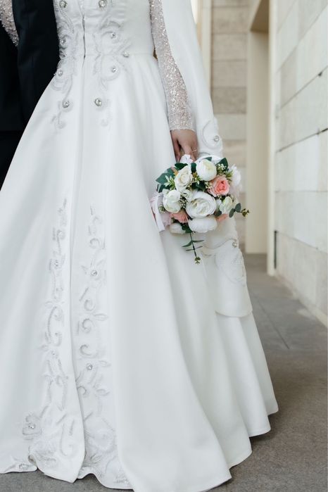 Продам свадебное платье и камзол