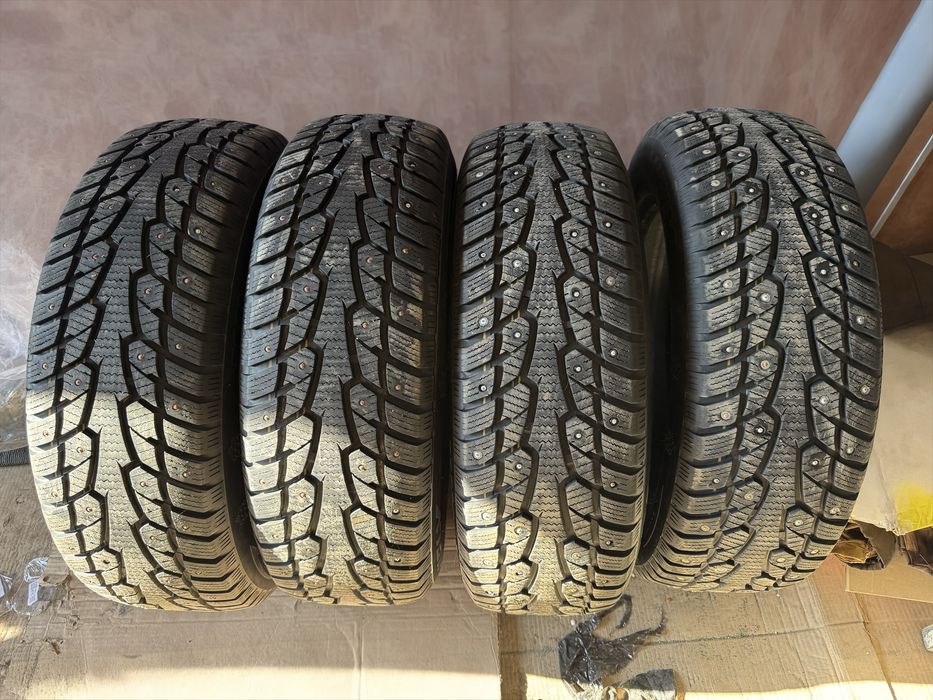 Зимние шины шипы Hifly Win-Turi 215 235/60R18 107H Б/У