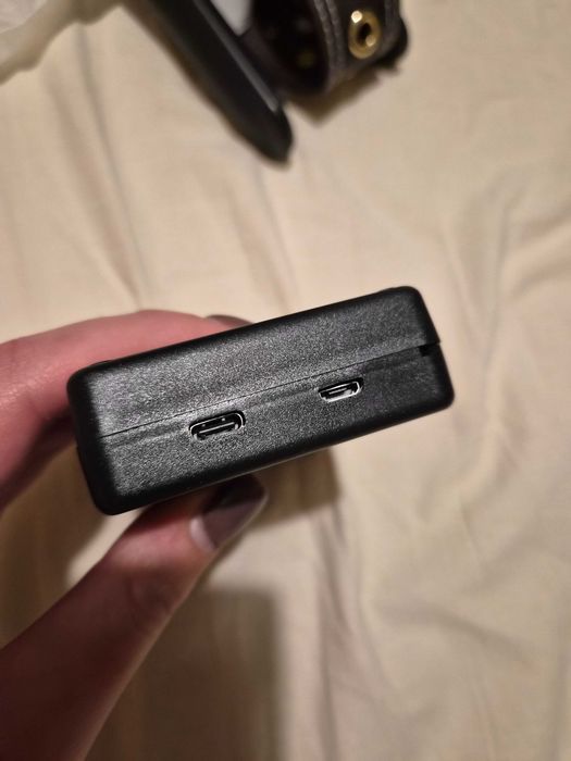 Продавам двойно USB зарядно за батерии Canon LP-E10 (Jupio).