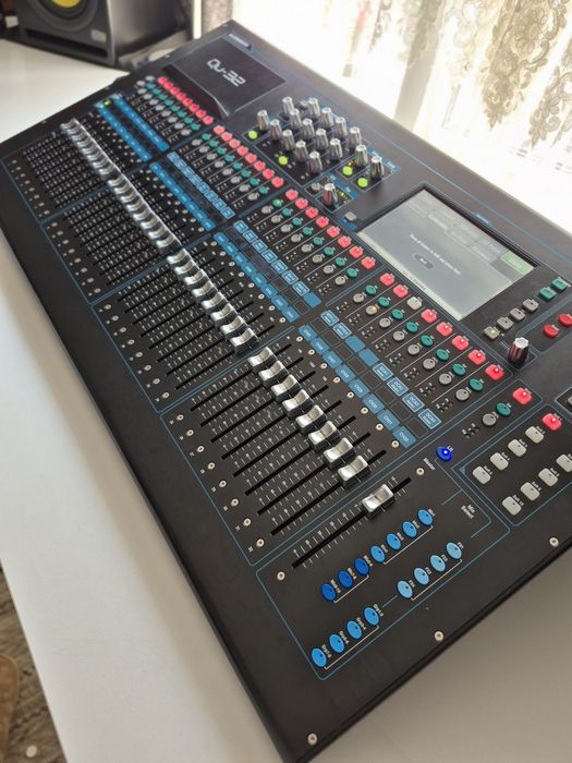 Vănd mixer digital Allen & Heath Qu 32