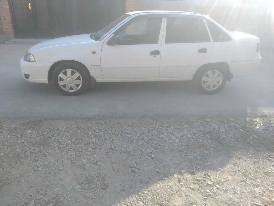 Nexia 2 sotiladi tozza mashina