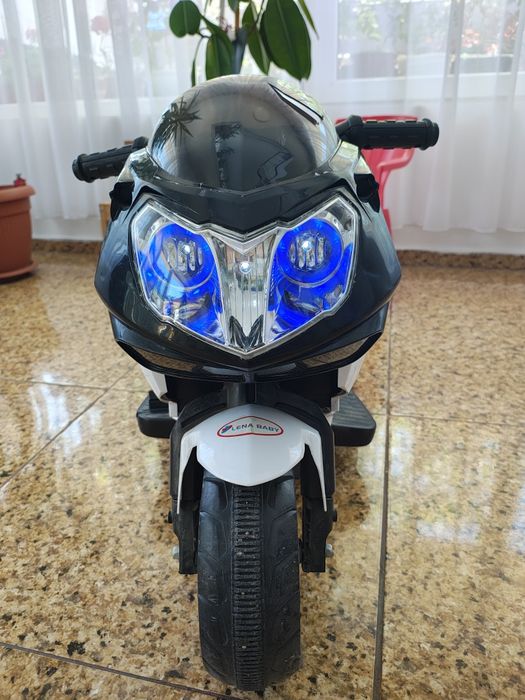 Vând motoreta HP2