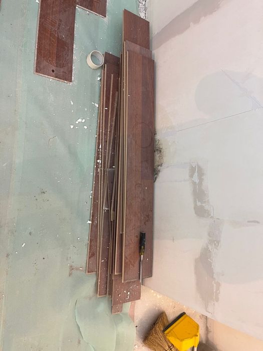 Срочно 120 кв. ламинат б/у