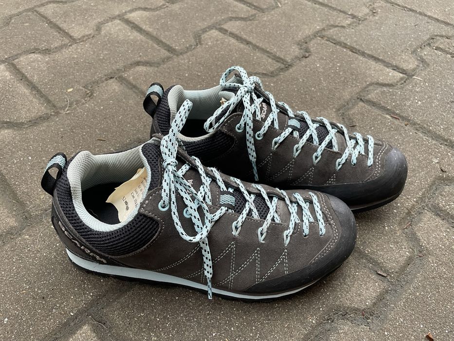 Ghete Scarpa pentru drumetie in stare excelenta 37,5