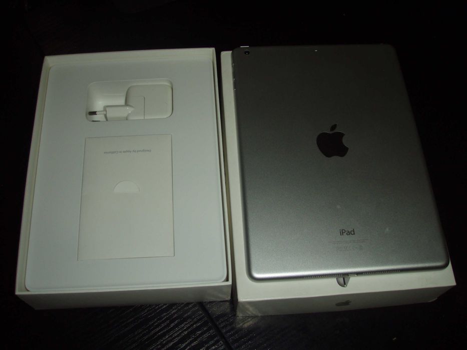 Tableta 9.7'' Ipad Air A1474, la cutie, in stare foarte buna