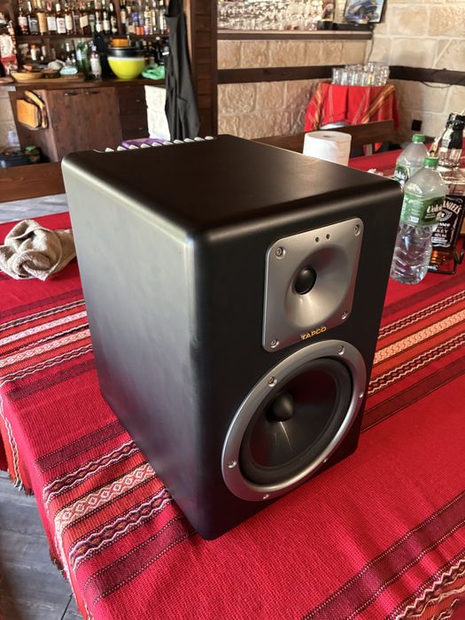 Mackie Tapco S8 8” активни студийни монитори