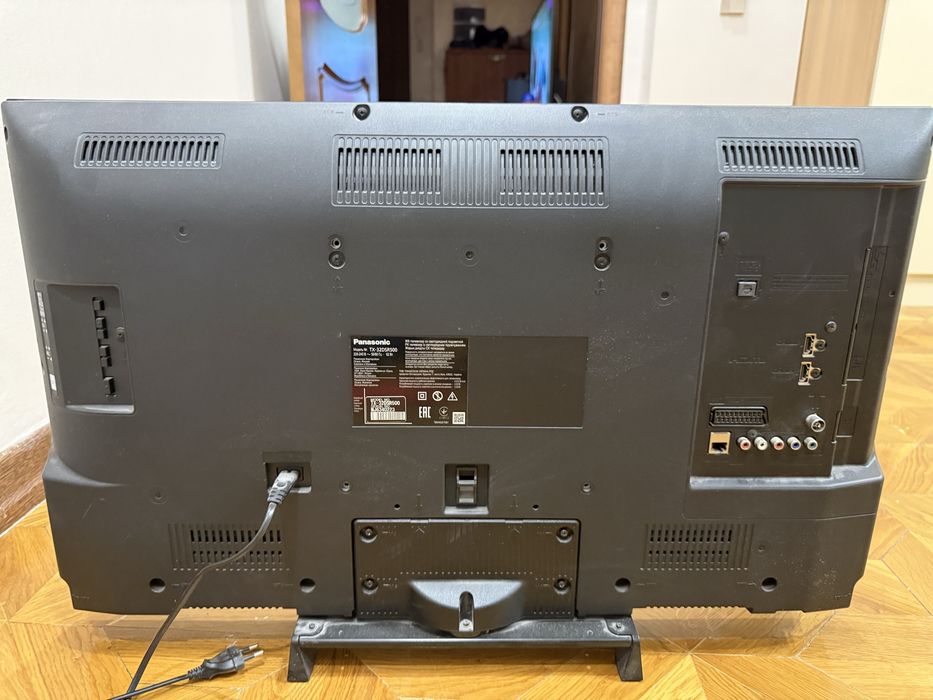 Отличный ТВ Panasonic, диагональ 85 см