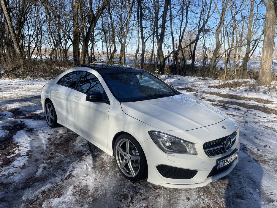 Mercedes-Benz CLA 200 AMG line. 163 cp. Full led.Panornaic. Fara daune