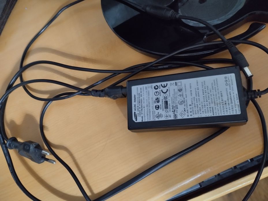 Монитор Самсунг SyncMaster SA100