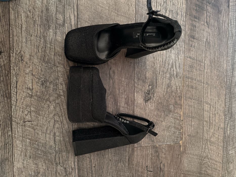 Обувки на дебел ток