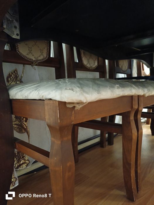 Стол со стульями