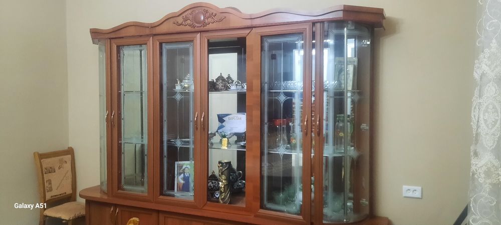 Стенка сотилади. Стенка