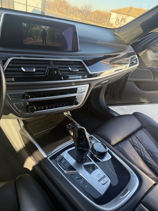 Vand bmw seria 7 model long