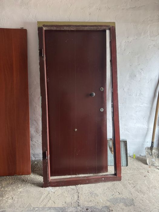 Продам желездную дверь