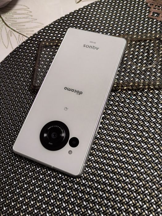 Sharp Aquos R8 White 256Gb/8Gb Ram