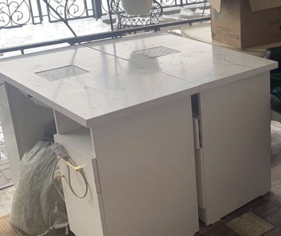 Продам маникюрные столы с вытещкоц