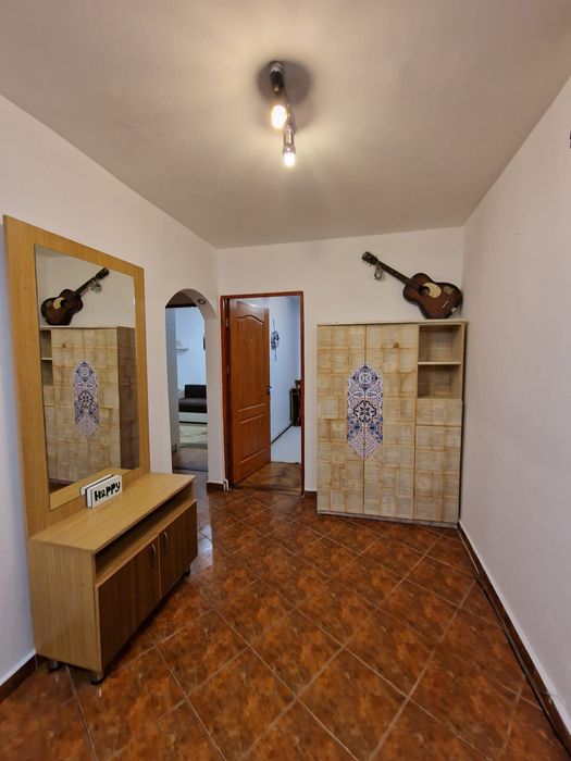 Închiriez apartament 3 camere Valea Aurie