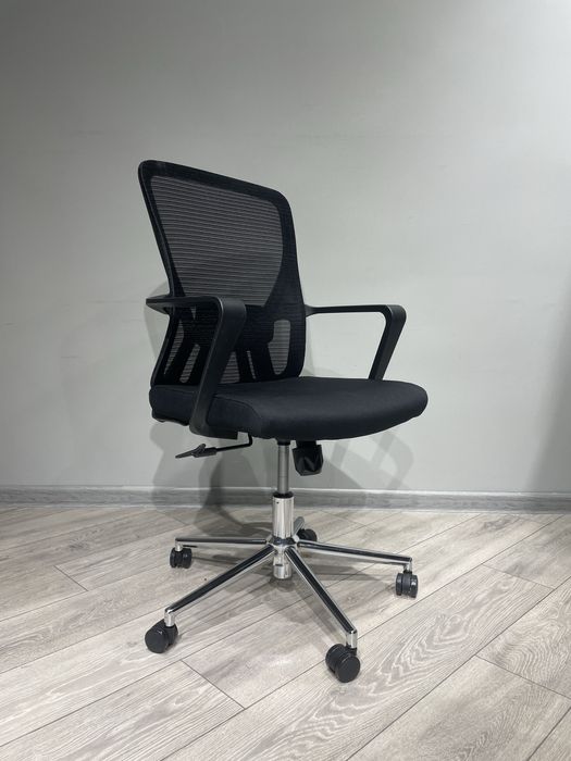 Офисное сеточное кресло модель 815 B