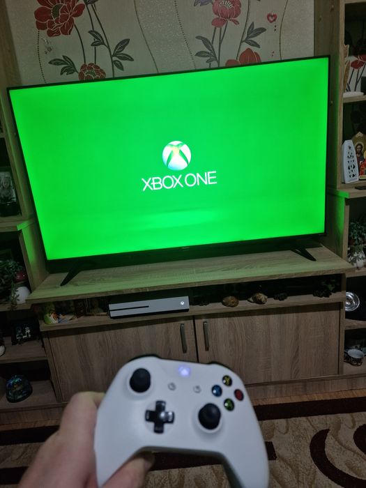 Consola Xbox One S 1Terra cu cabluri și Joystick original
