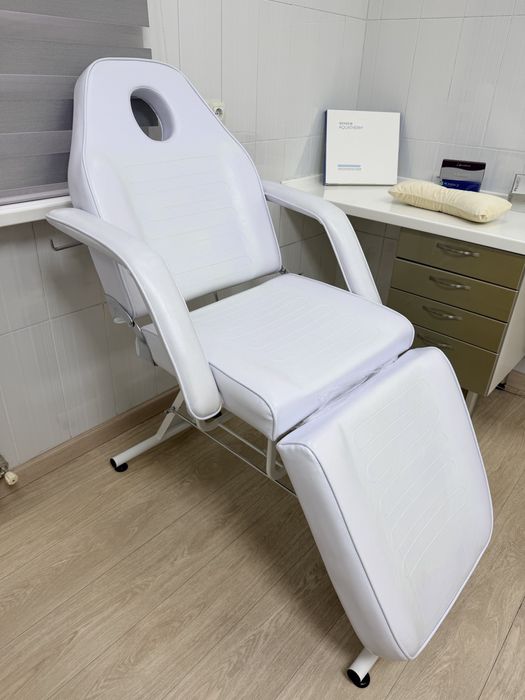 Кушетка косметологическая