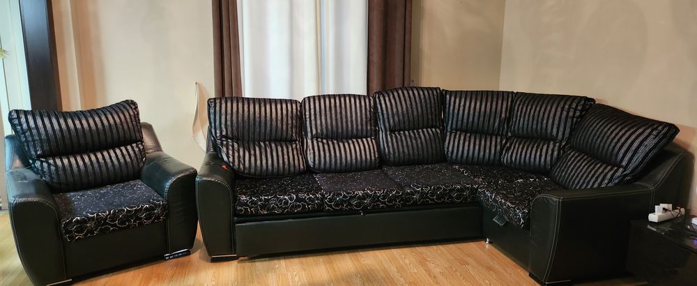 Продам диван 3 м и кресло