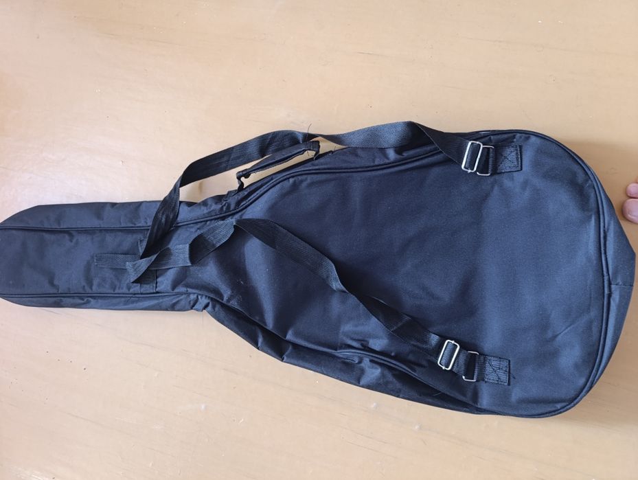 Продам чехол для гитары