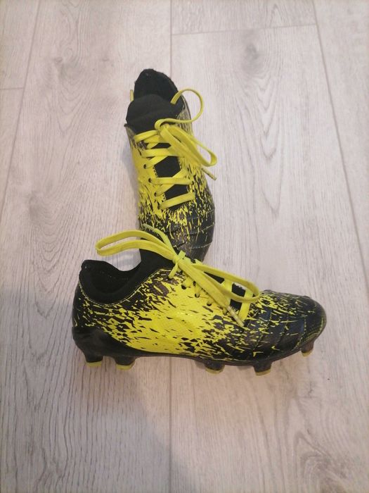 Футболни бутонки