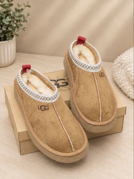 UGG , Tazz чехли