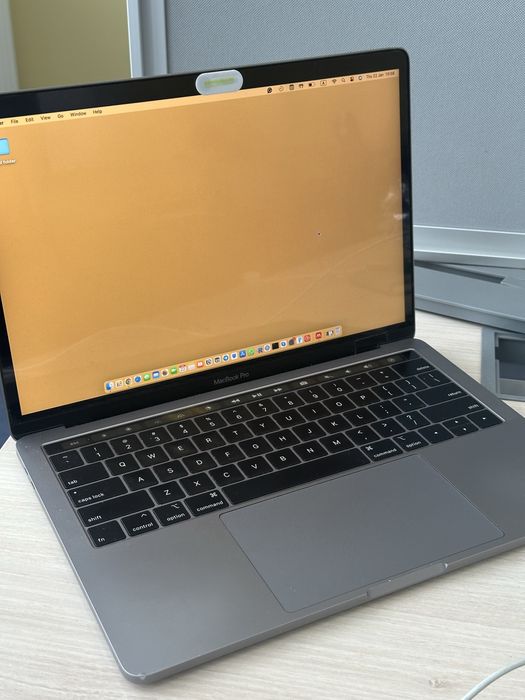Продам Macbook Pro 2019 года. 13.3. Touch Bar
