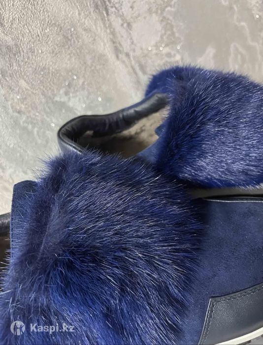 Продам зимнюю обувь